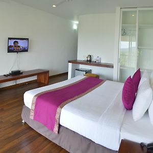 Deluxe Room Mountain View